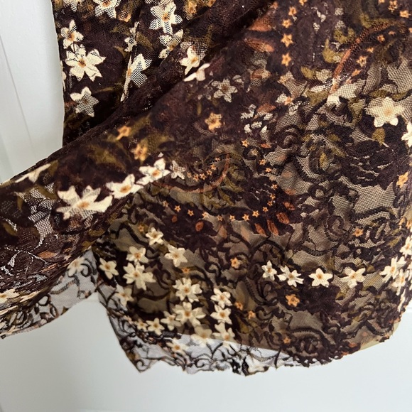 ☀️ Stunning top - brown with flowers - Picture 3 of 7